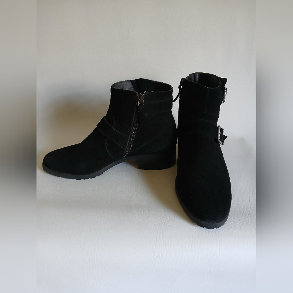 Women's Susma Black Leather/ Suede Ankle Boots Lug Sole Silver Buckles Sz9.5M
